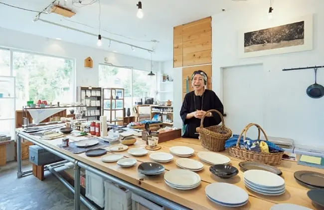 大人のひとり旅　つくば　食器店　おすすめ　ろばの家