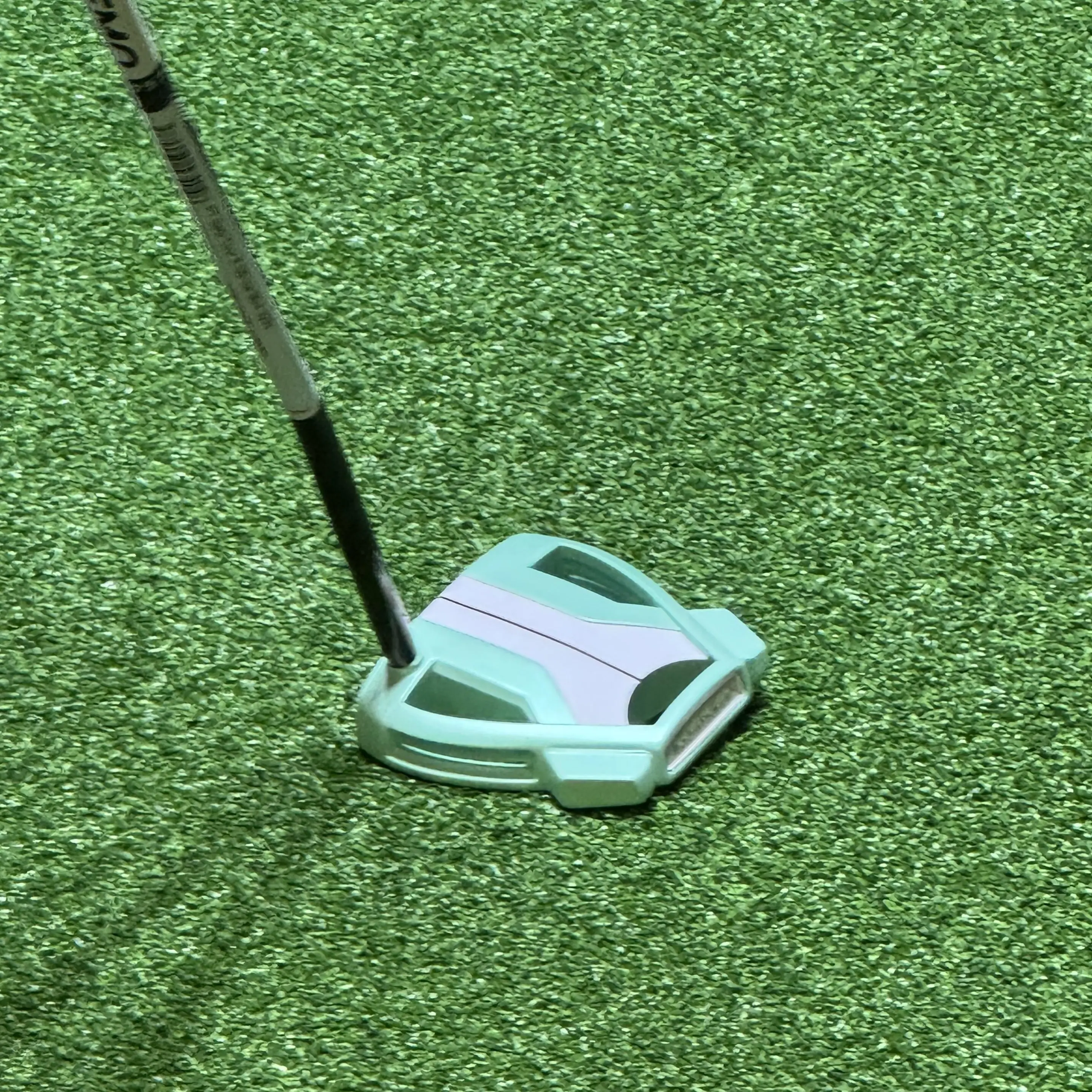 テーラーメイド フィッティング ラボ トウキョウ パター　アイスミントカラー