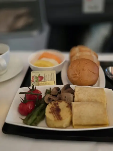 ラウンジと機内食など_1_4