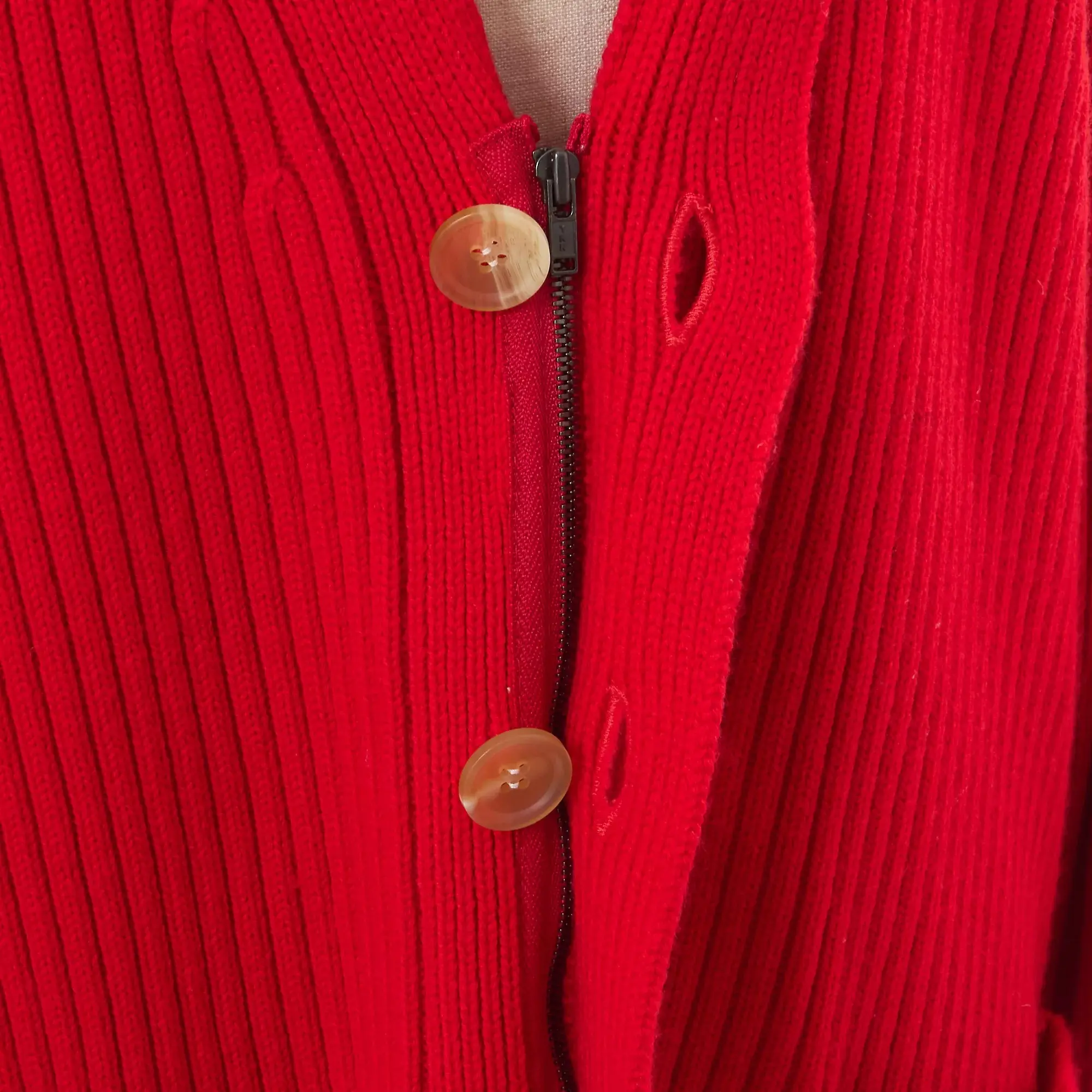 幸せな冬時間はお気に入りの一枚から！心地よく華やかな「エブリデイニット」_1_4