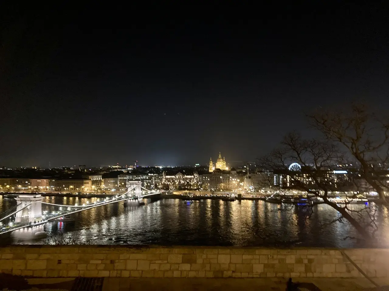 ハンガリーブダペストのロマンチックな夜景