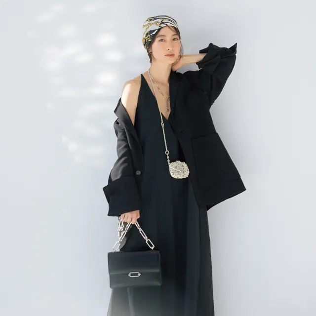 【春、エルメスの色をまとう】ブラック小物＆シルバージュエリーでとびきりリュクスに