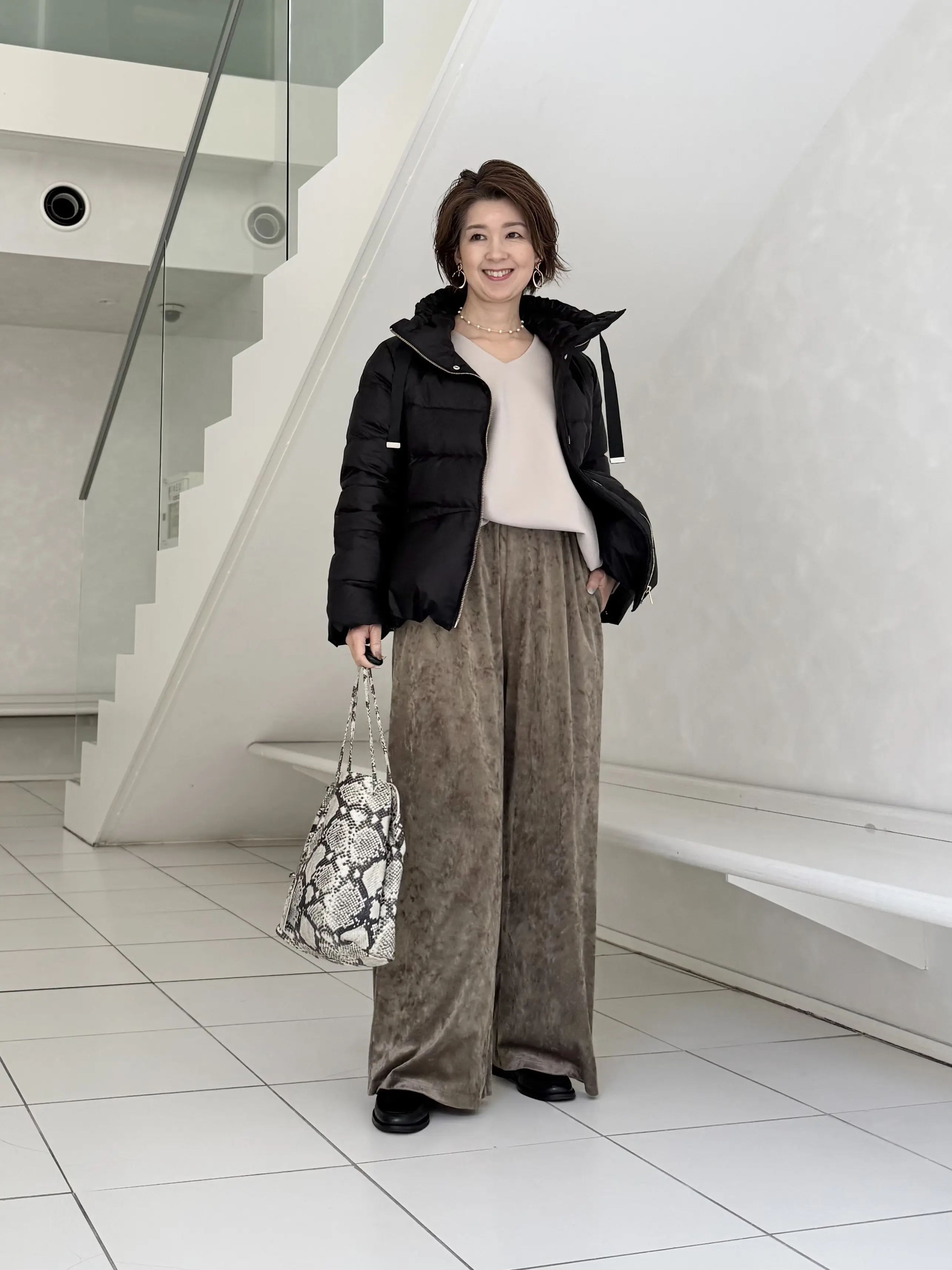 “ラクなのに上品”を叶えるベロアパンツ着回し5選_1_3