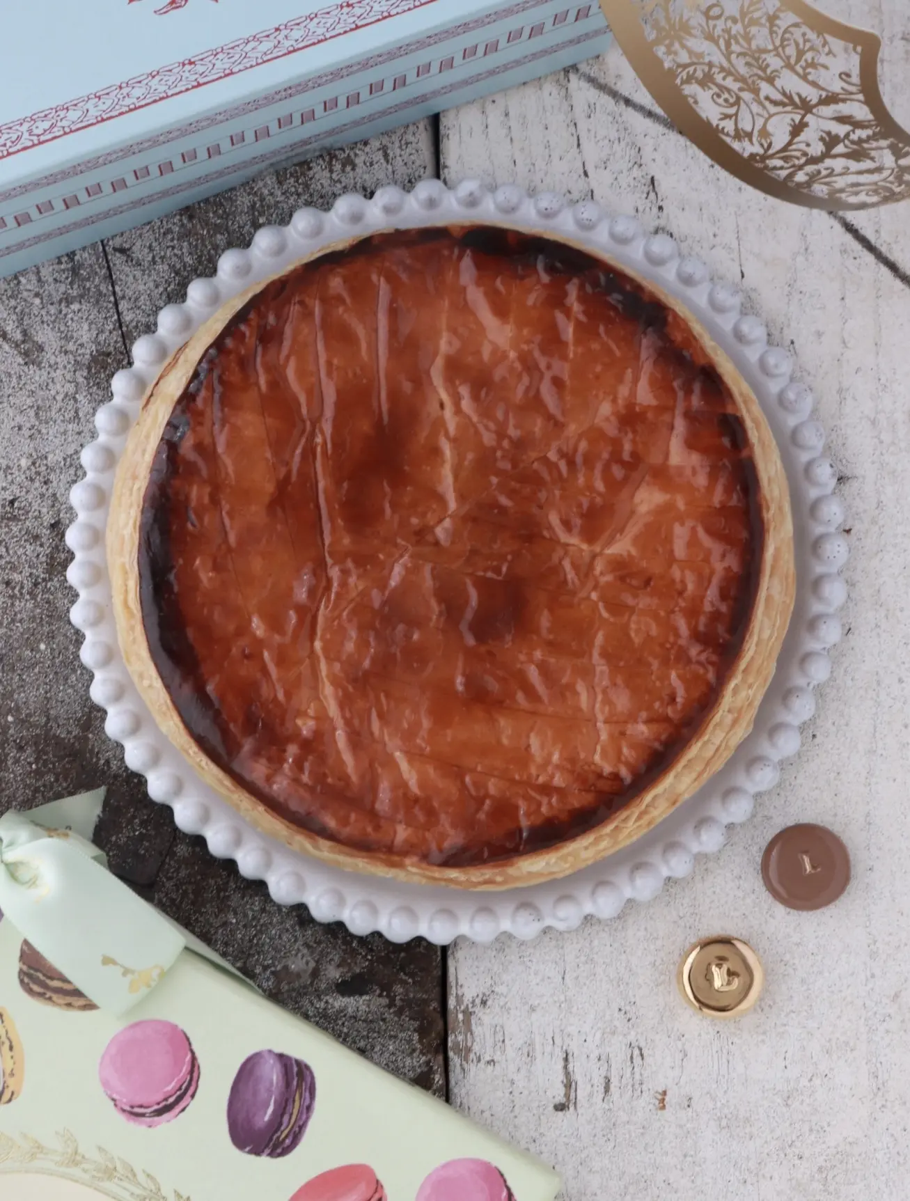 Ladurée（ラデュレ）　 Galette des Rois（ガレット・デ・ロワ）　三越銀座