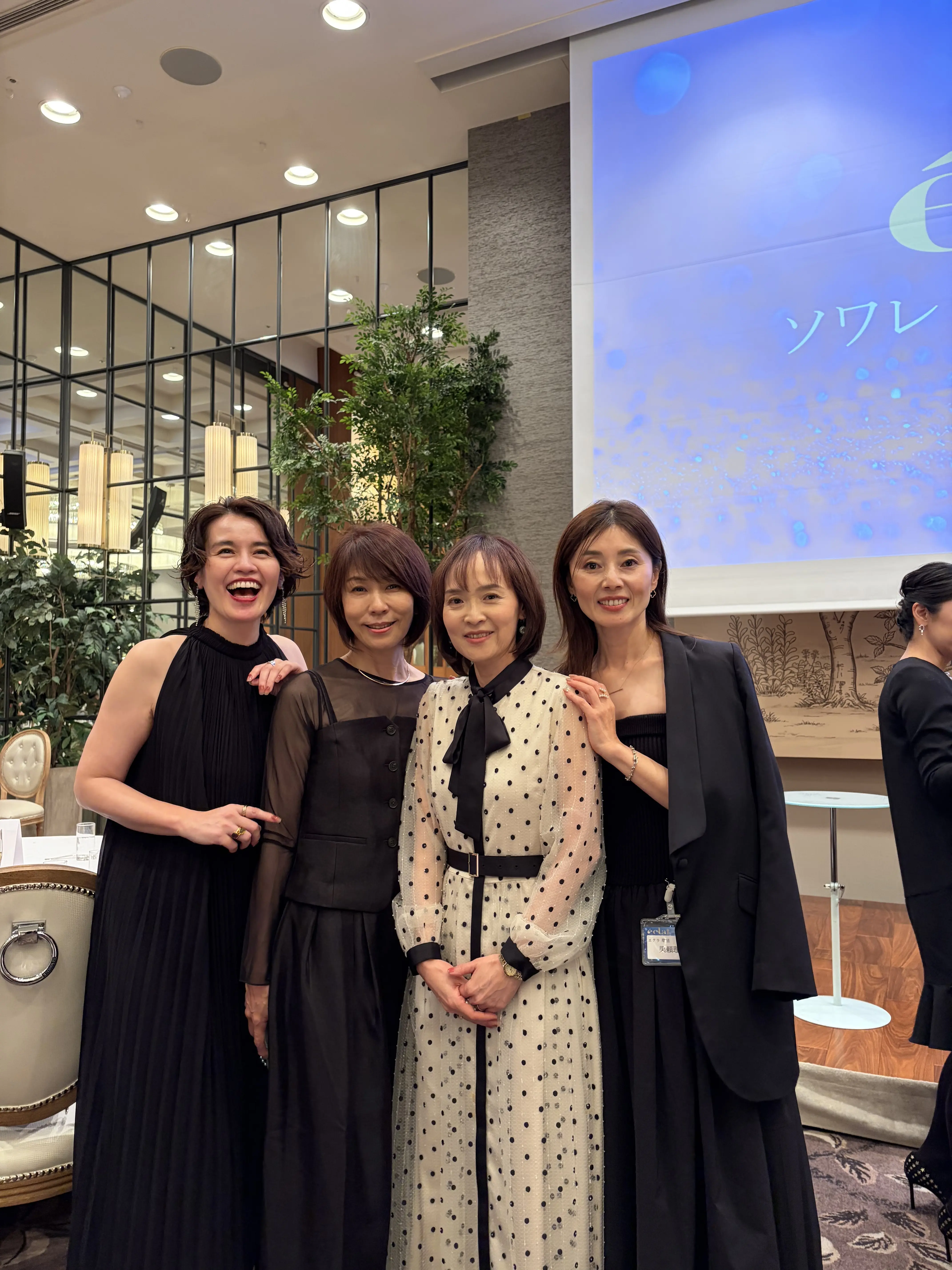 華組の水口宜子さんと梁瀬理砂さん