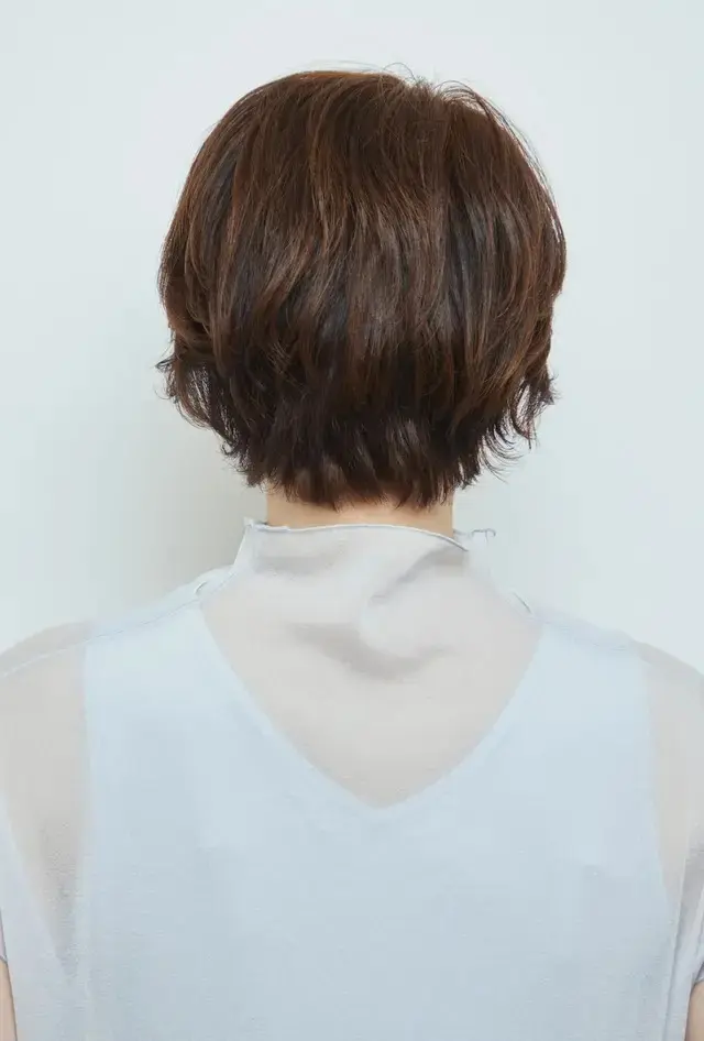 老けて見えない大人ショートヘアの正解！ 丸みを意識して美しい立体感も同時に【50代髪型・ヘアスタイル】