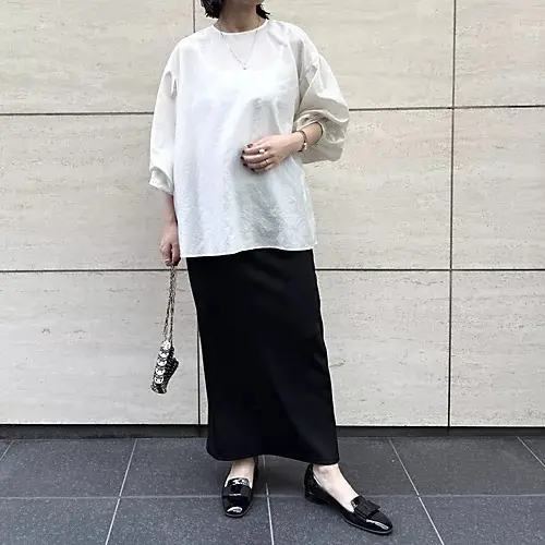 【50代秋コーデ】気温26度の服装。肌寒い季節の気温別コーデ25選_1_16