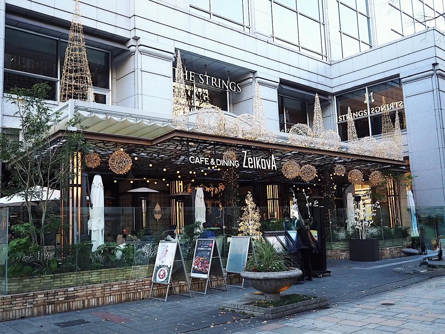 会場は表参道のTHE STRINGS