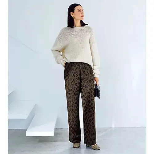 着回しがきく冬の柄パンツをスタッフの私服にコーディネートしてみました♪ 「E by eclat ・レオパードジャカードパンツ」【50代ファッション】_1_1