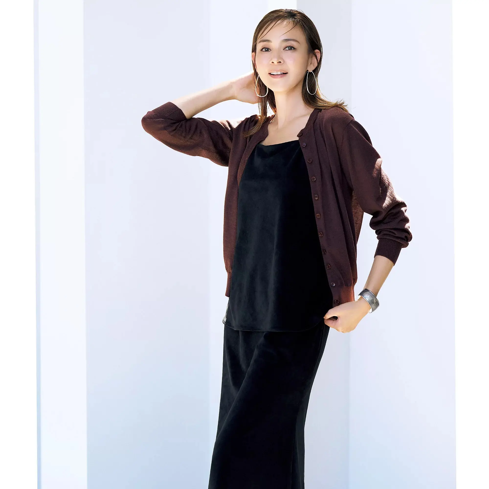 今に入れれば長く活躍！「mtmodelist × éclat」のウールカーディガンほか、大人のためのエッセンシャル服_1_1