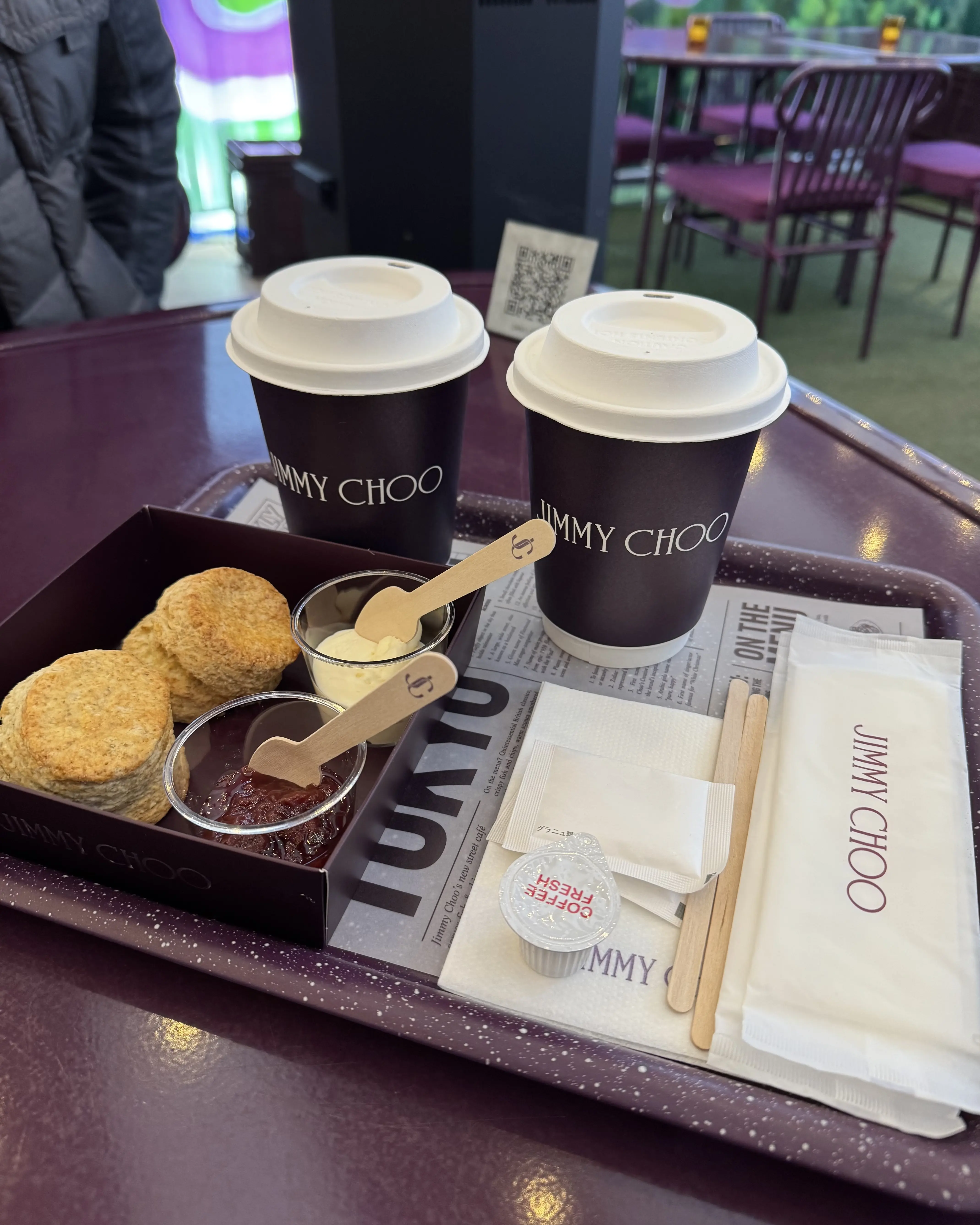 40代【無印良品】頼れる定番「黒ニット」でつくる、銀座カフェにも映える華やかパンツコーデ_1_2-1