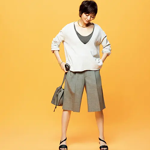 富岡よし子　ショートパンツ アラフィーでも履きこなせる！「ショートパンツ」はシックな色で