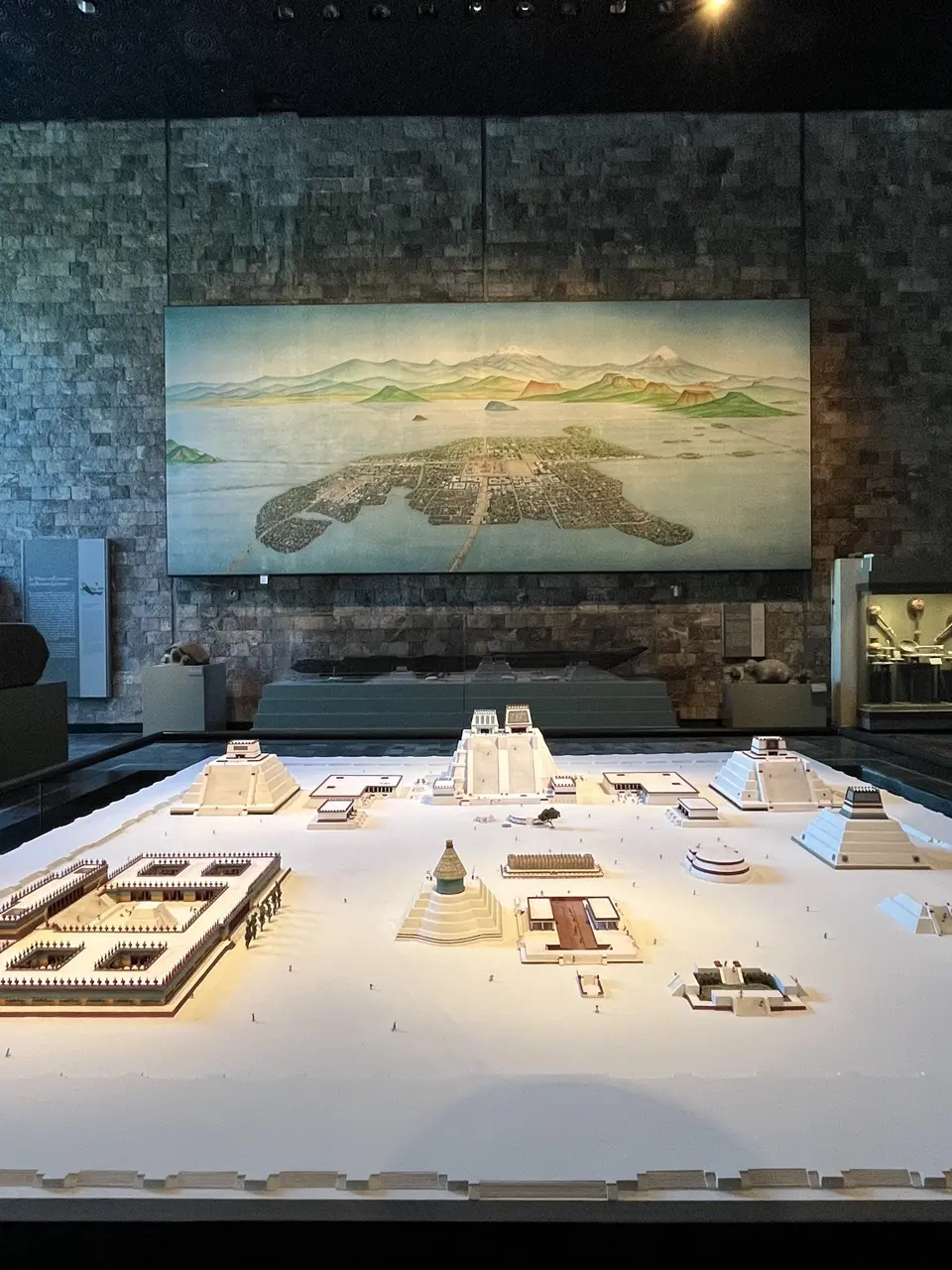 Museo Nacional de Antropología ⑪