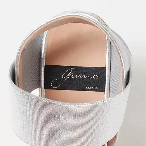 軽量シルバーサンダルで楽しく過ごす50代の夏。ロングセラーの「GAIMO・ゴムつきウエッジソールサンダル」_1_7-3