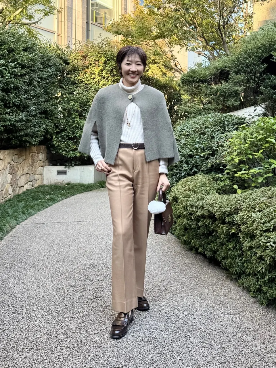 エクラ 華組　細谷奈弓さん　パンツコーデ　ジェイドット　全身コーデ