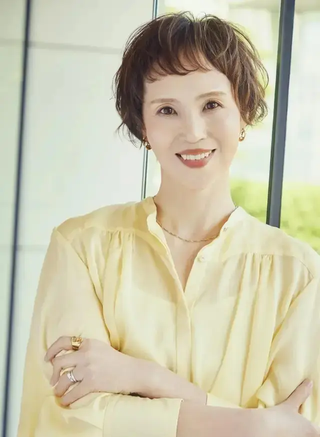 涼やかでおしゃれ！50代が若々しく見える「夏のショートヘア」50選