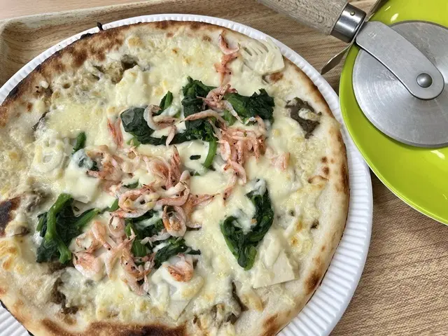 埼玉県森林公園レストランのピザ