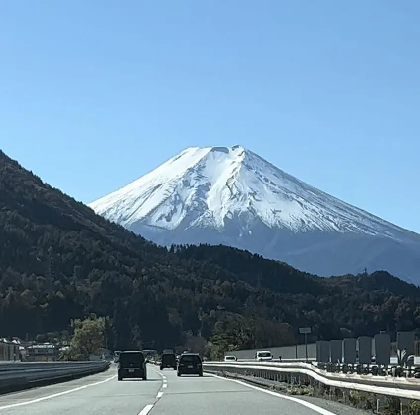 高速中央道からの富士山