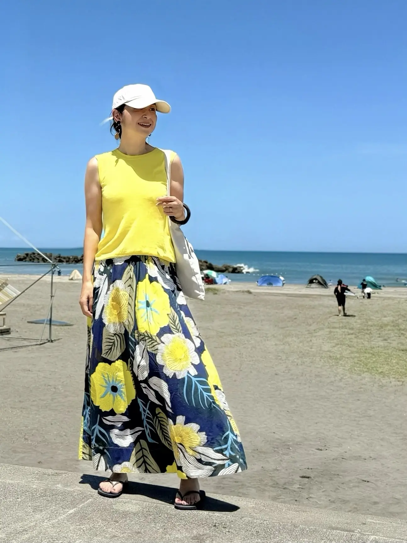 着るだけで気分が上がる♪鮮やか色のコーディネートで夏のお出かけ_1_42