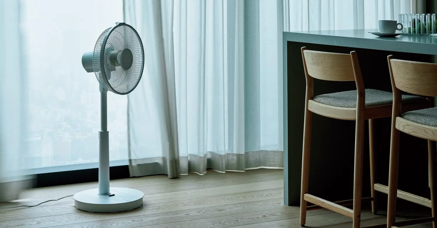 新宿一蘭の待ってるところにある扇風機 新宿一蘭の待ってる