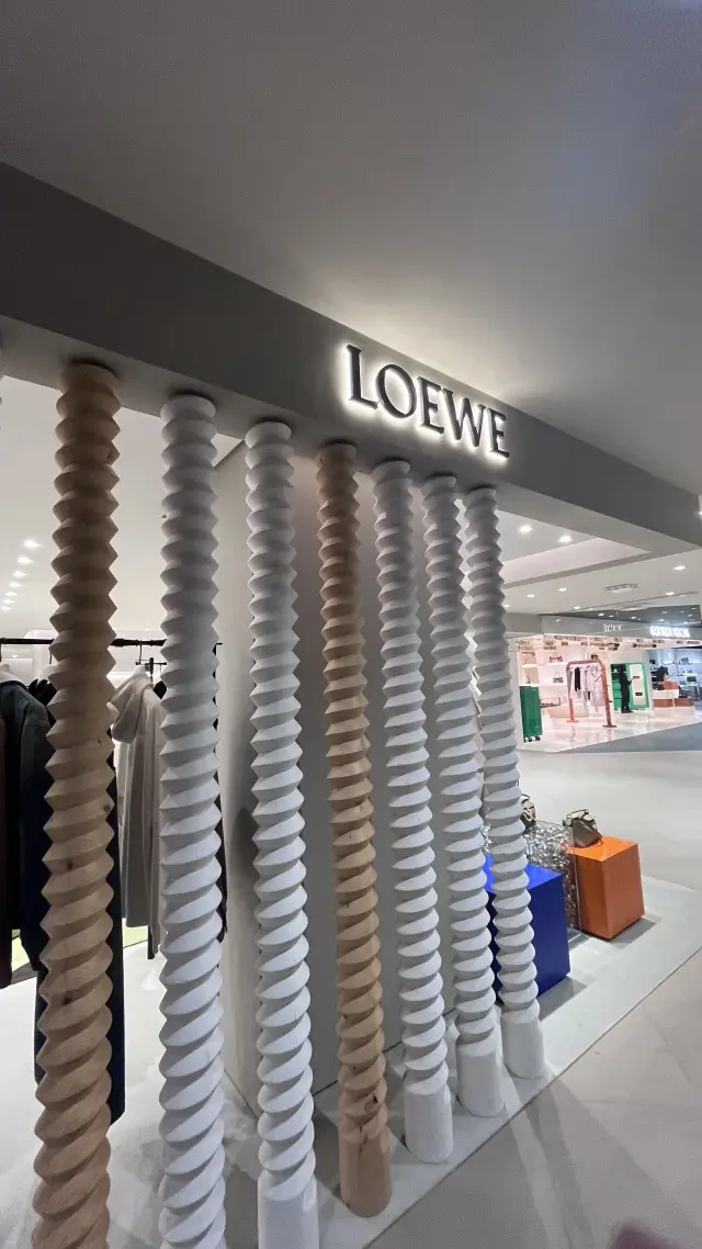 ロエベの気になるスモールウォレット_1_3