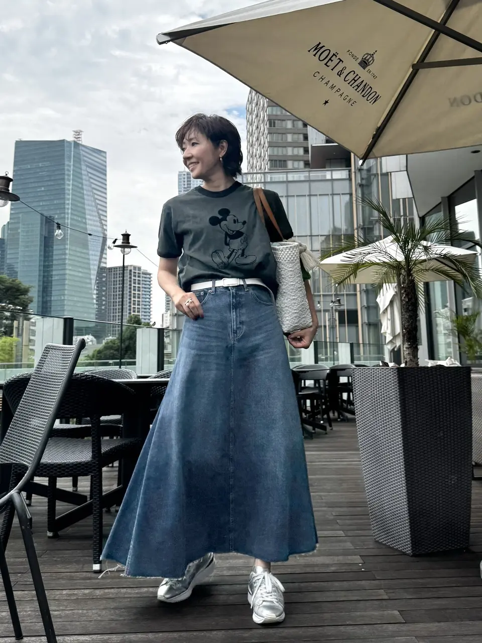 ミッキーTシャツ コーデ