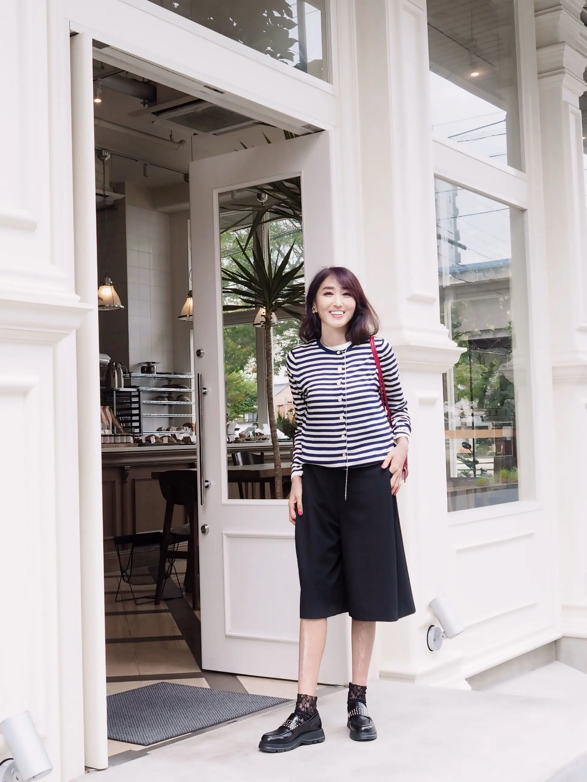 ZARA：プリーツ入りロング丈バミューダパンツ　ブラック | 4661/532/800