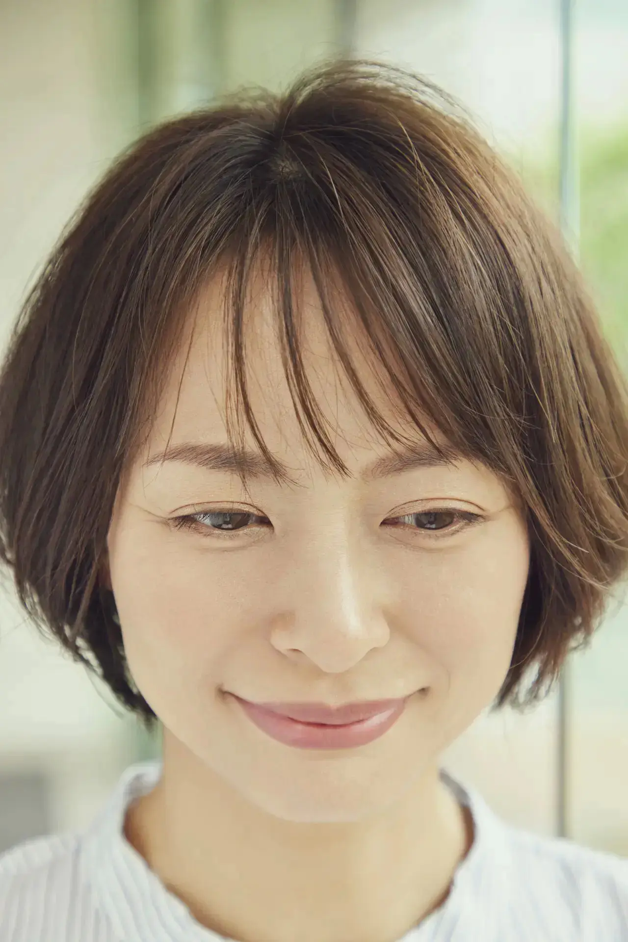 抜け感のある前髪がシンプルでおしゃれ