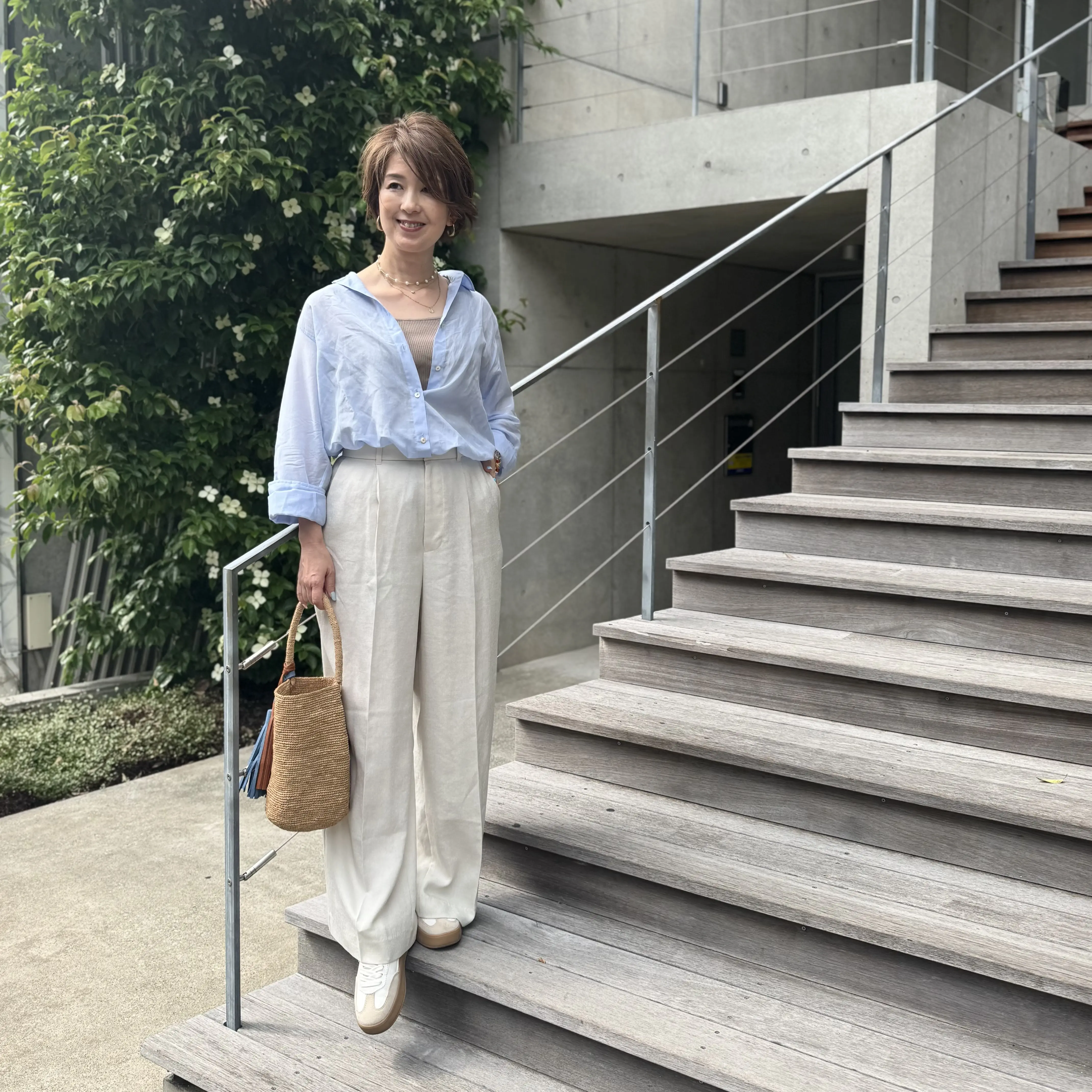 ブルーシャツでつくる大人の涼感カジュアル_1_3