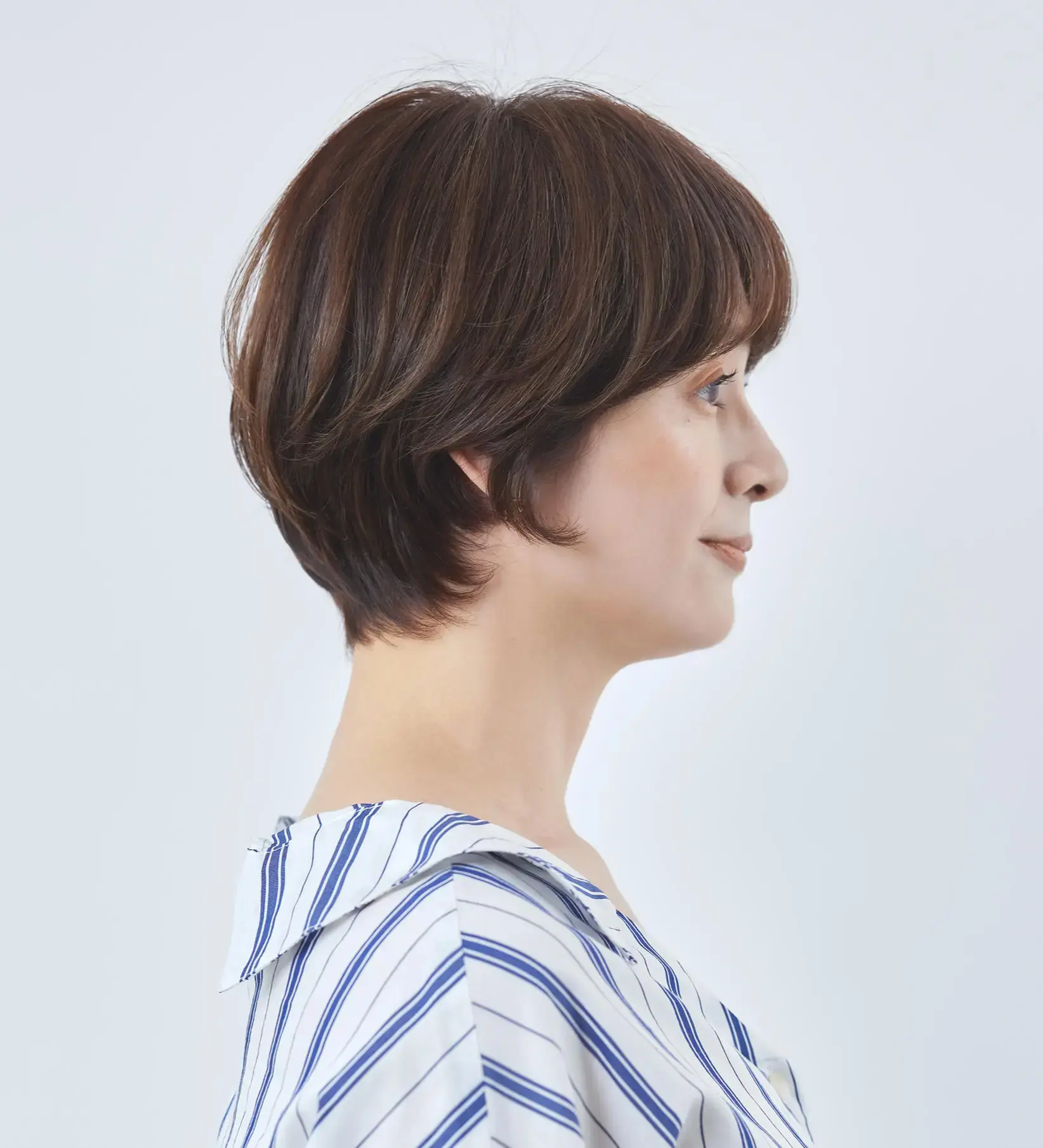 50代の髪色が見違える！パーマやカラー歴を活かせる“寒色”カラーが主役の丸みボブ【50代髪型・ヘアスタイル】