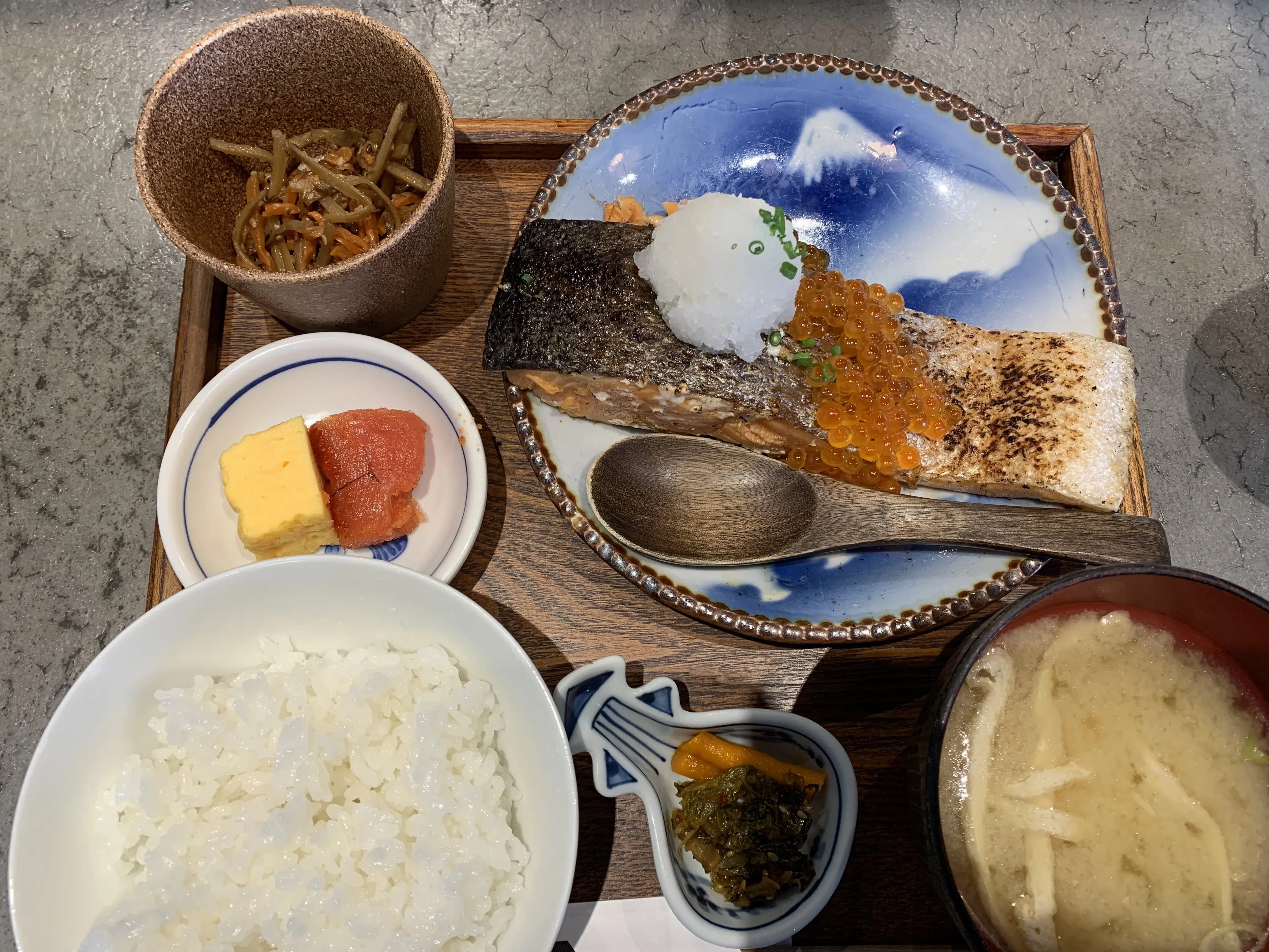 銀鮭イクラ定食1500円
