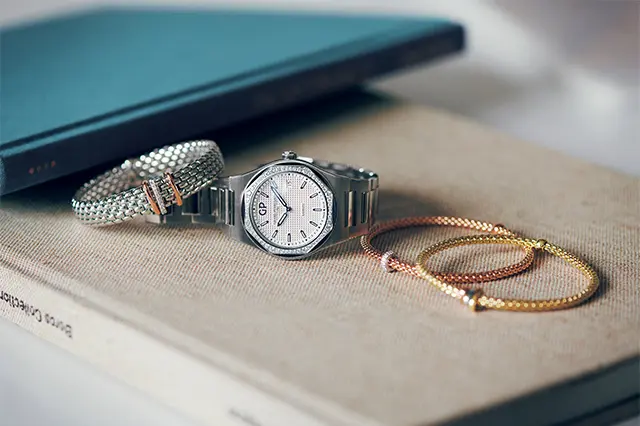 GIRARD-PERREGAUX（ジラール・ ペルゴ）腕時計 スポーティな白い輝きに3色のゴールドがエレガンスを添えて
