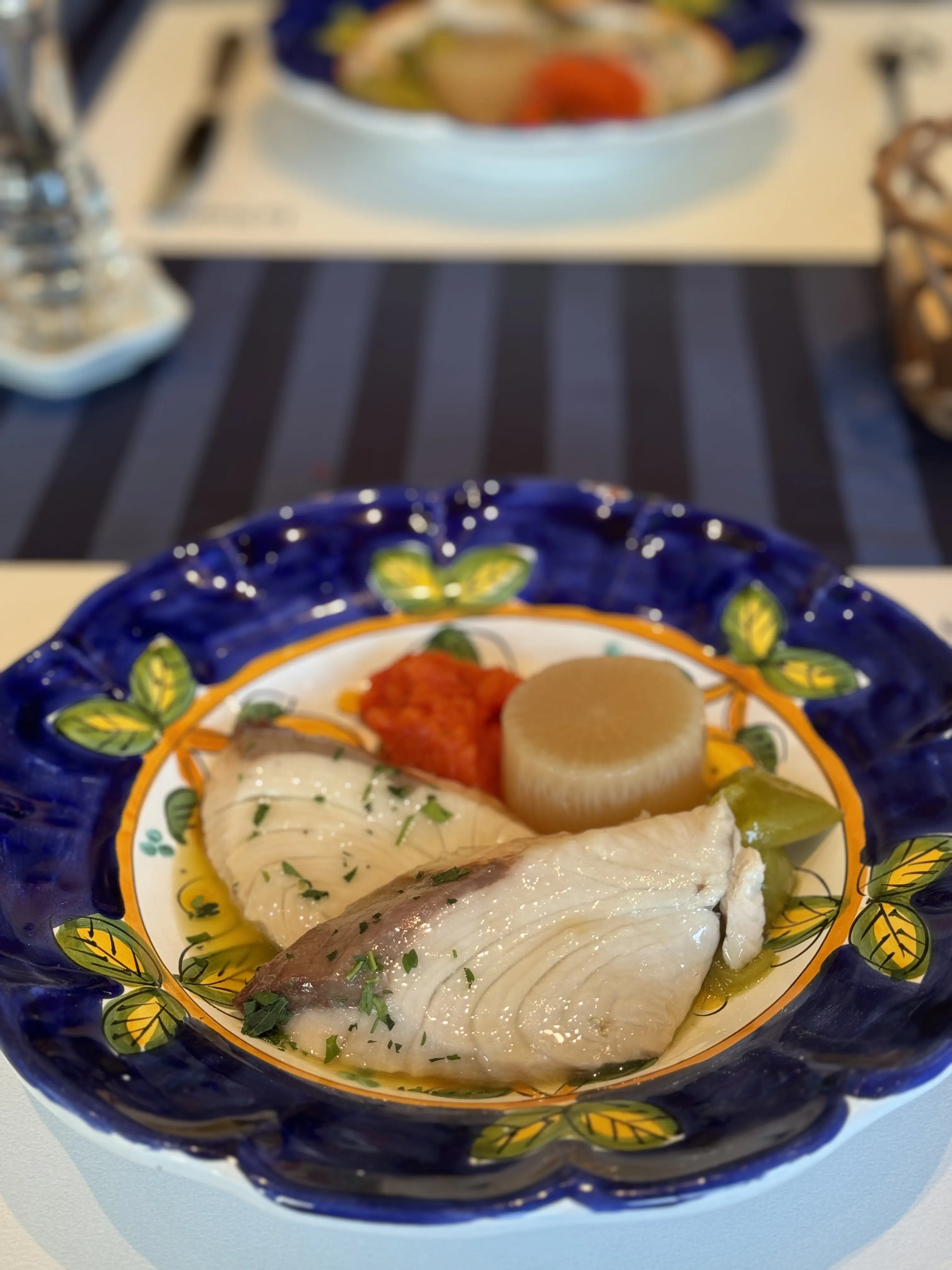 【北欧名作椅子と赤坂女子会】UNIQLOパンツで五感を満たす一日_1_11-1