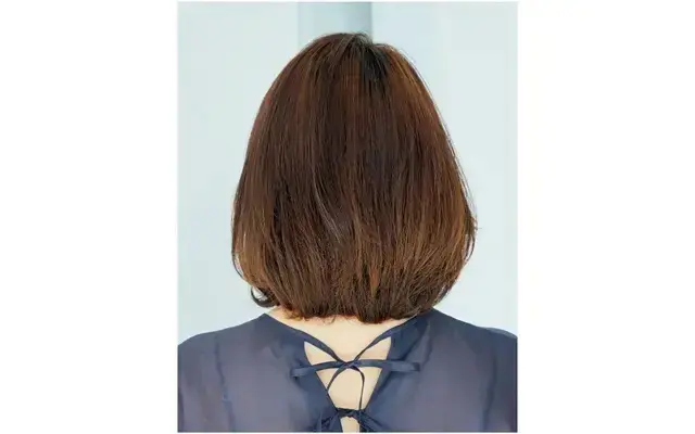 毛先パーマで、大人かわいい印象