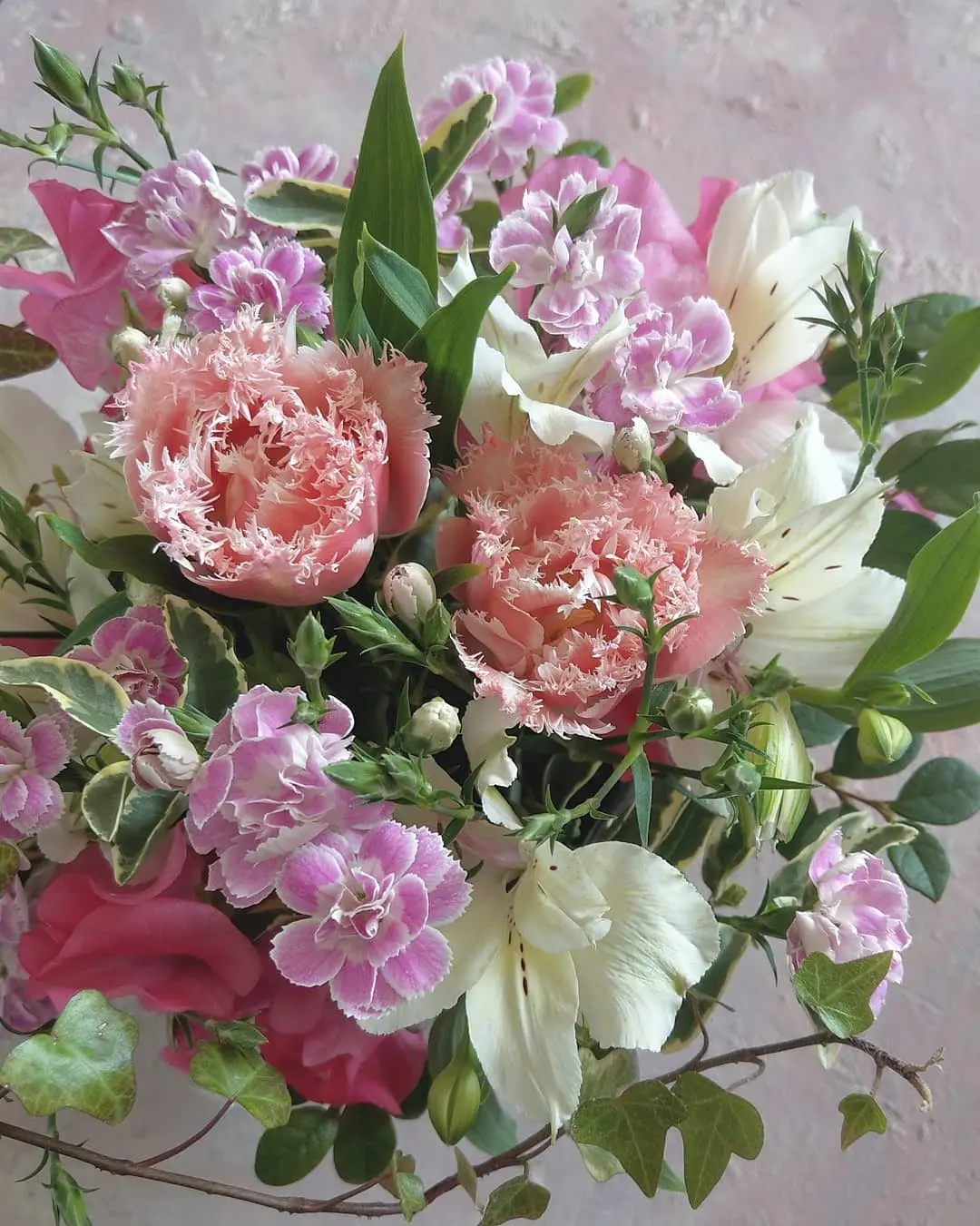 ❰ 感謝価格です♪❱ 造花アレンジメント♡ 八重桜・チューリップ・マム フリンジ咲きの素敵なチューリップに出合いました♪ | チームJマダム