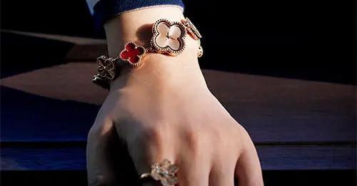 1250233342867786a3e3ef8d2f750b