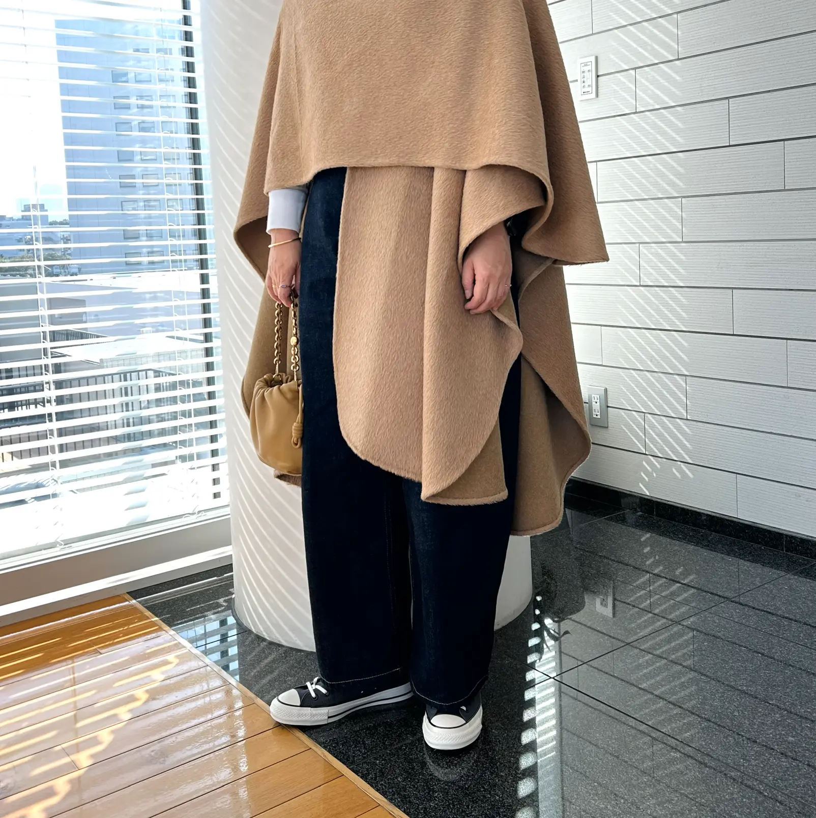 コンバースの SINME 別注モデル「SINME × CONVERSE Hi」スニーカーコーデ エクラ編集部の愛用スニーカー