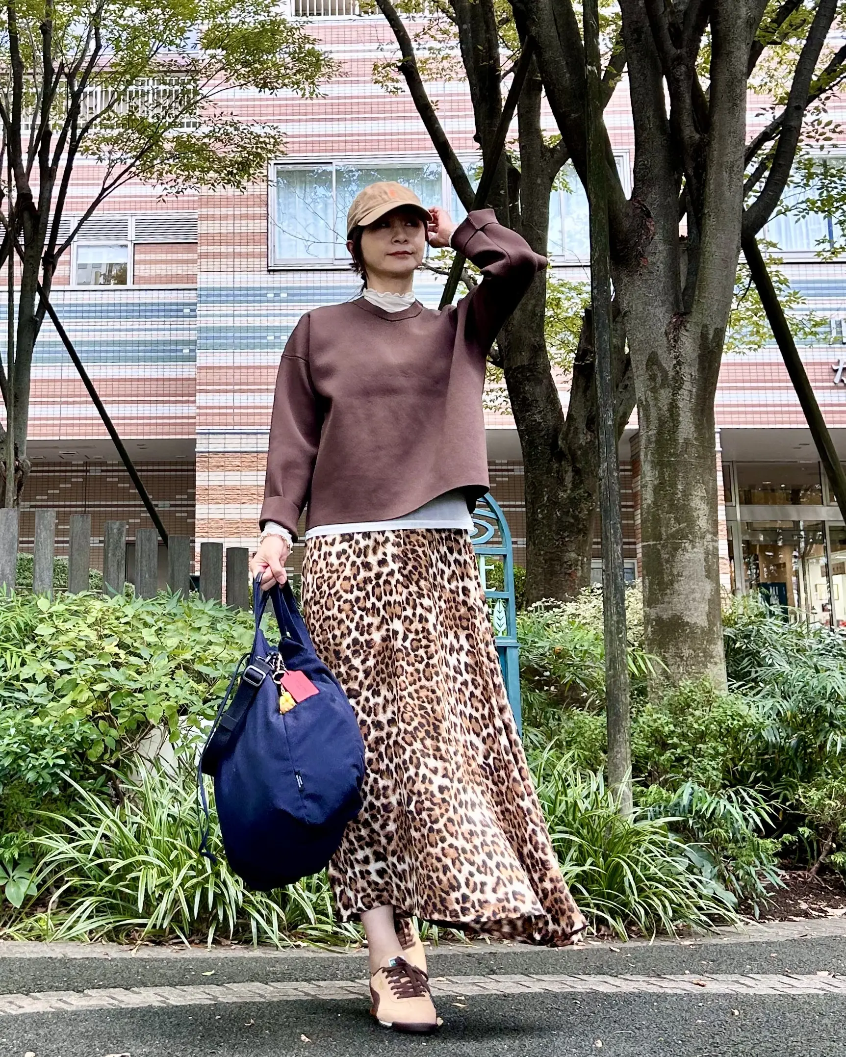 大人カジュアルブラウンコーデ