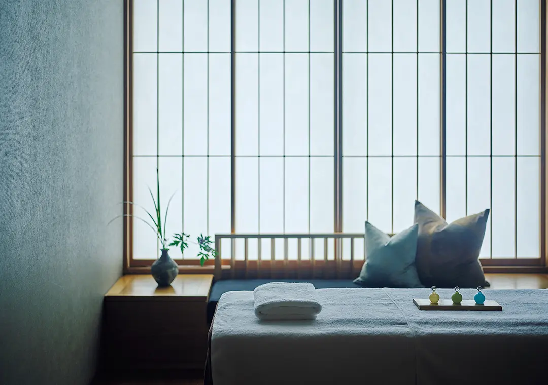 温泉に隣接するスパ。