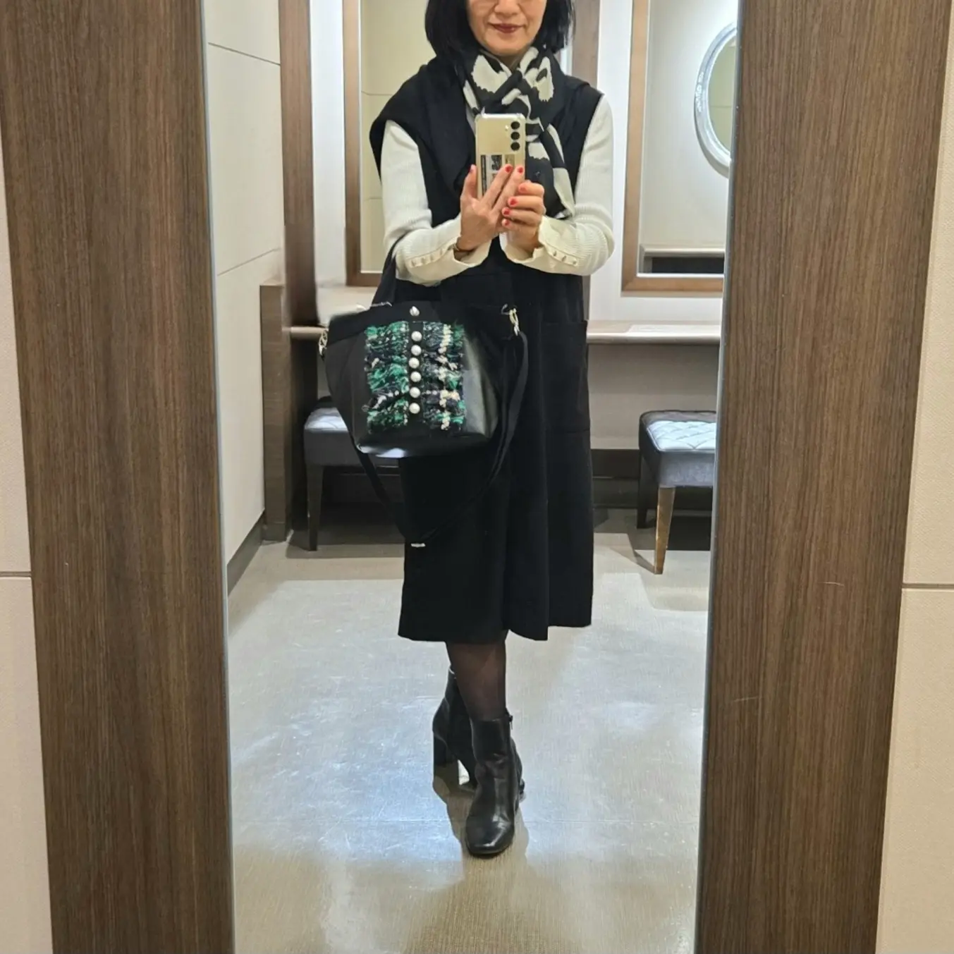 コーディネートで振り返る11月～旅も日常もニュアンスカラーで楽しむ11月の私～_1_13