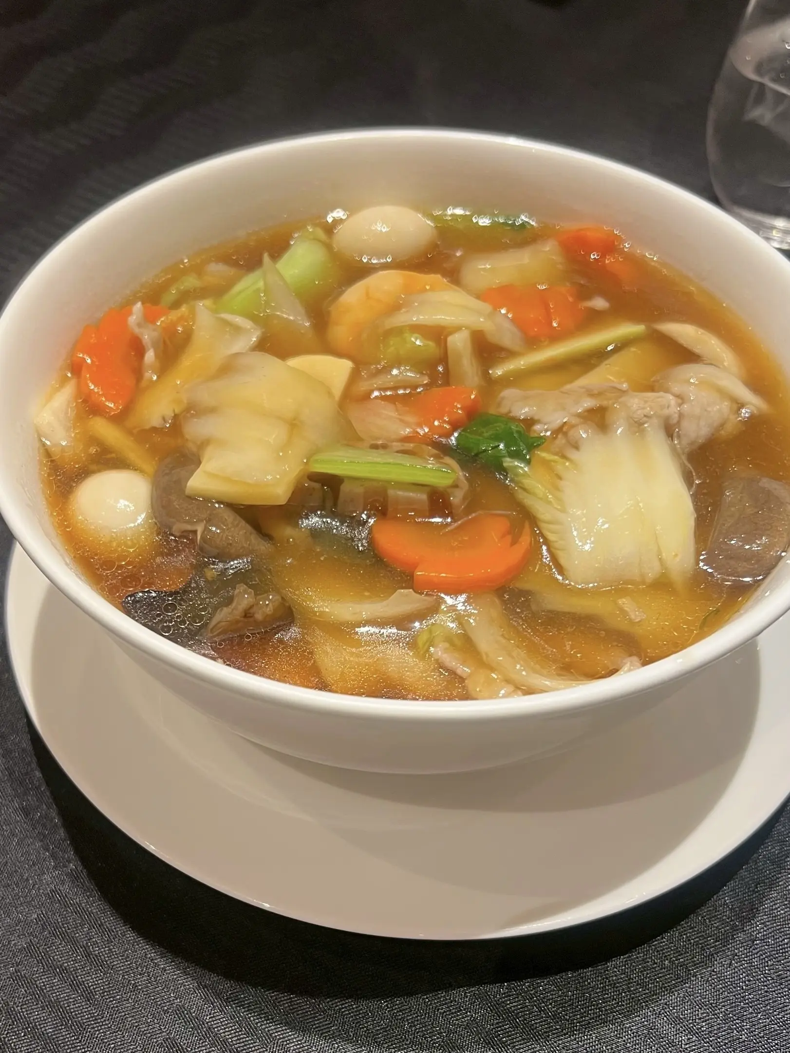 レイヤードを楽しむ大人のスタイルで上質な四川ランチへ_1_3-3