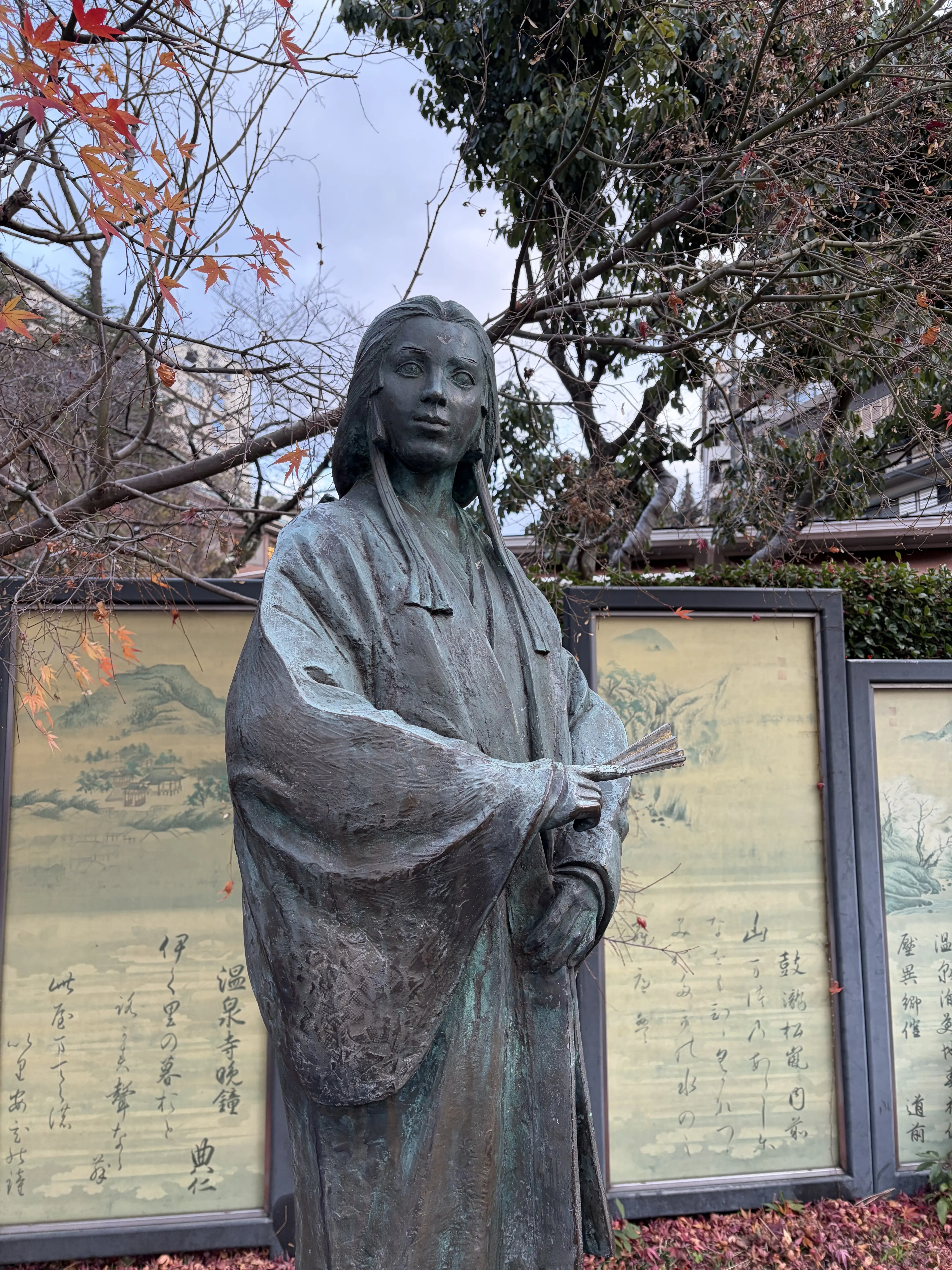 有馬温泉にあるねね像