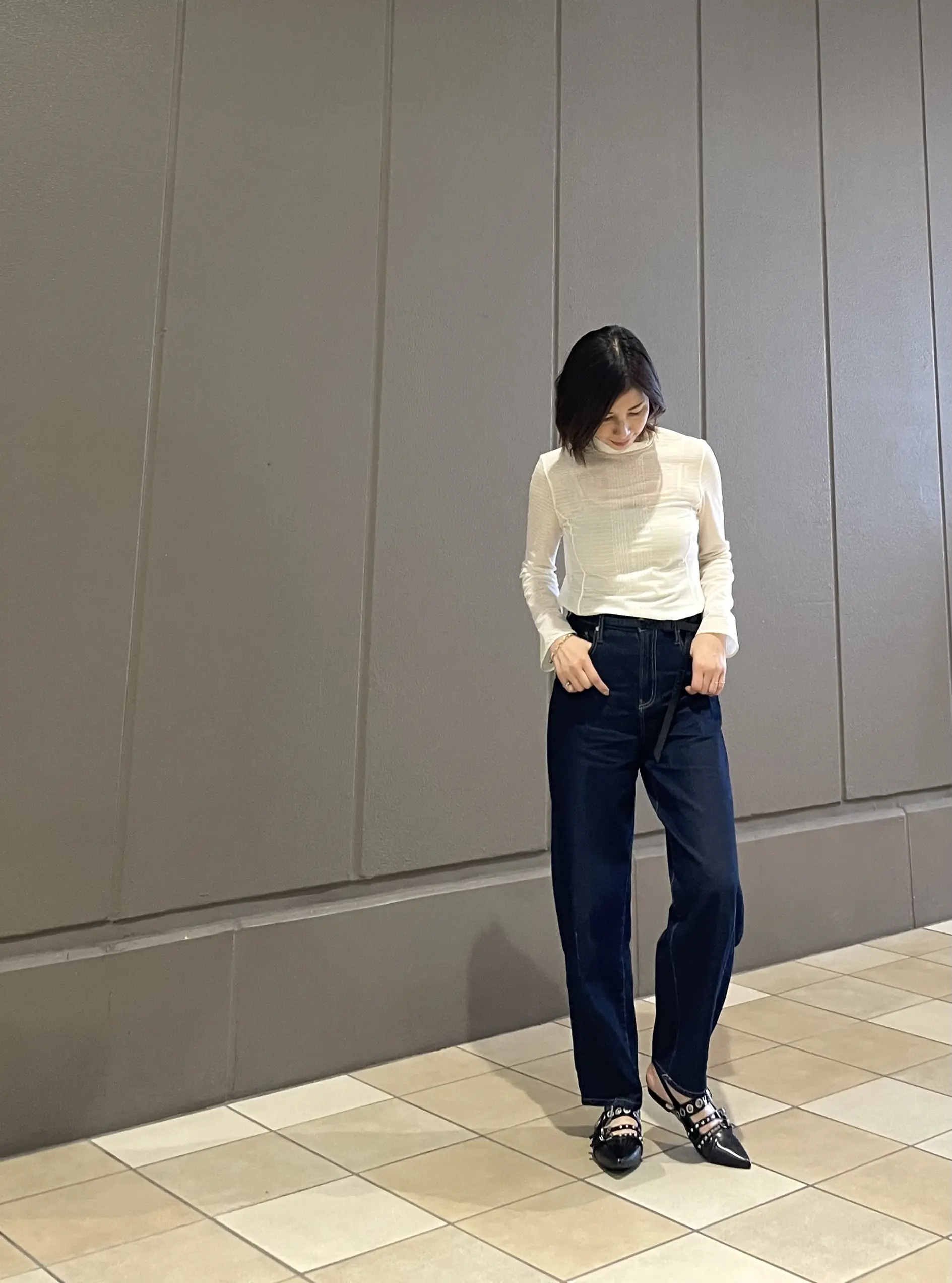 UNIQLO透け感のあるトップスにはスタッズシューズで_1_1
