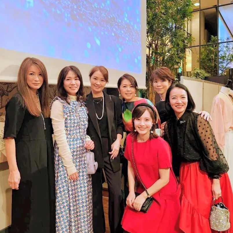 冬、パーティーファッション、パーティーコーデ、赤ワンピース、夜会、ソワレドゥエクラ、40代ファッション