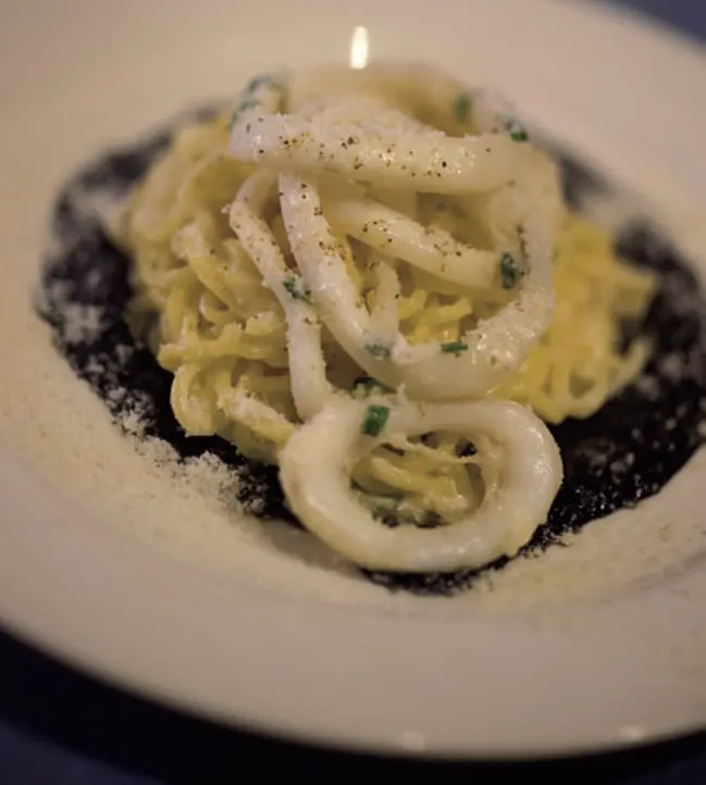 国内旅行　能登イタリアンと発酵食の宿 ふらっと　手打ちパスタをイカ墨で。「いしり」を隠し味に