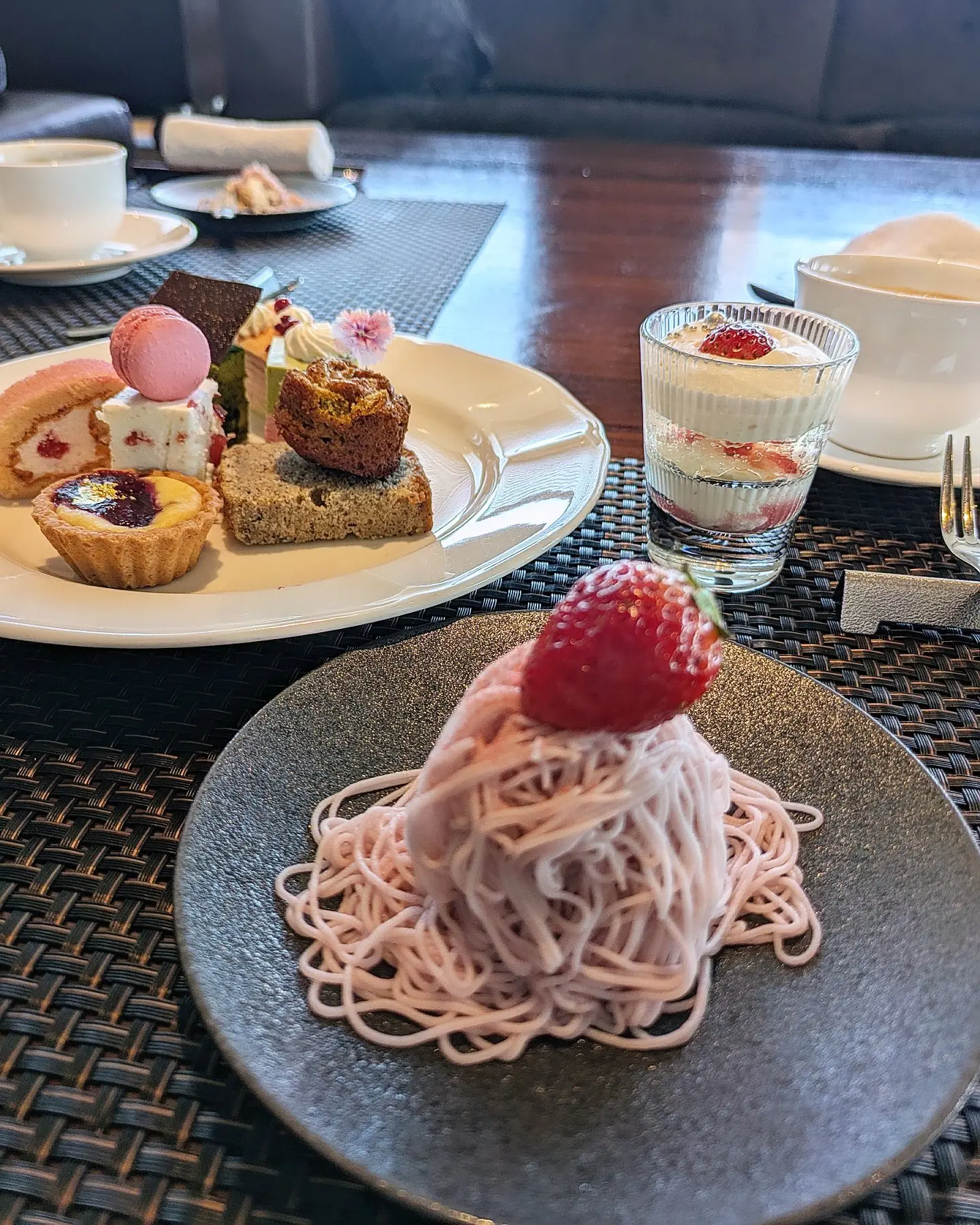 愛宕グリーンヒルズの絶景レストランで天麩羅＆いちごスイーツづくしのゆったり時間_1_16-1