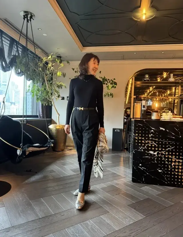 GU 細身テーパードパンツ　お泊りコーデ