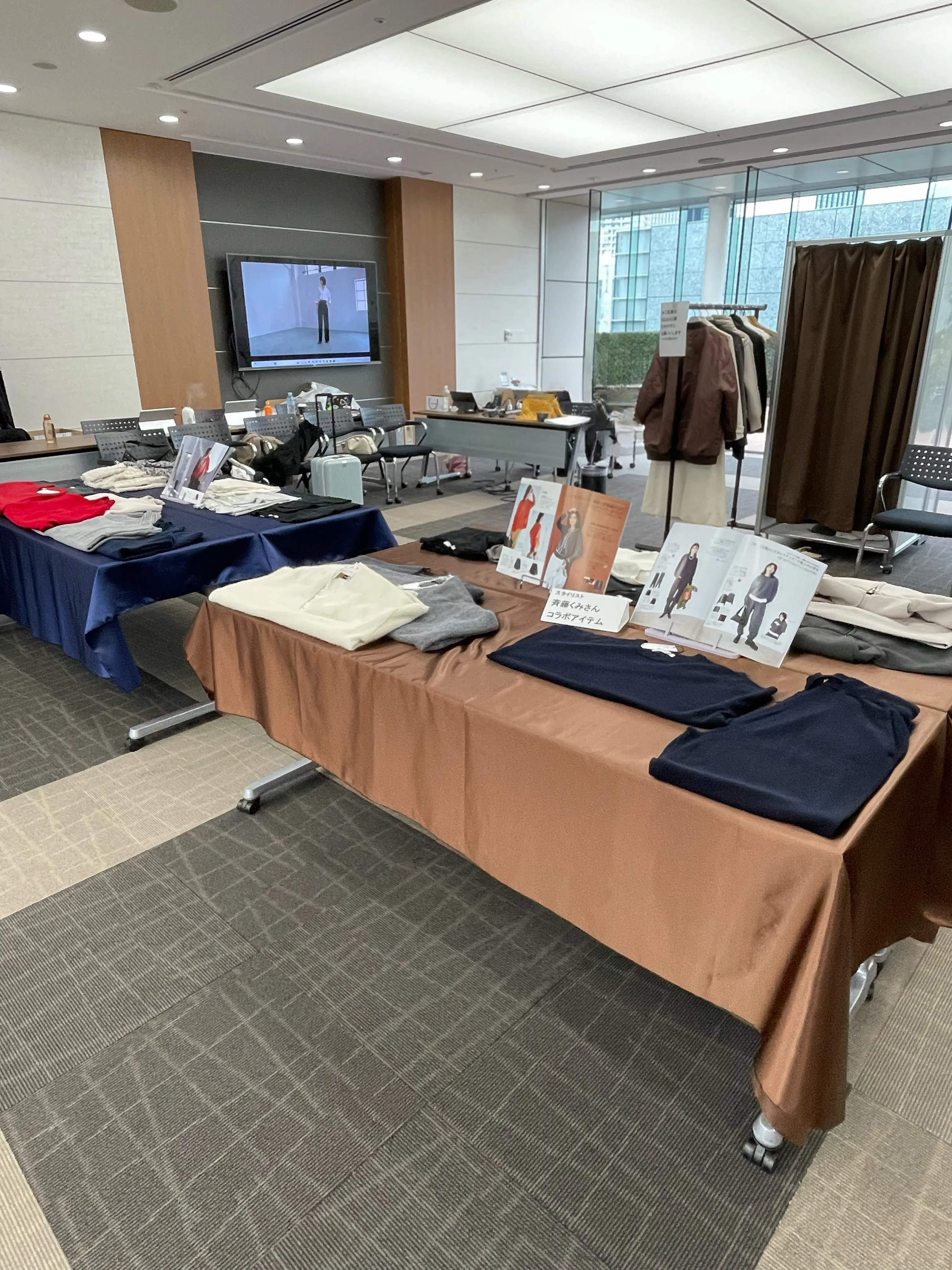 エクラ、エクラプレミアム、エクラプレミアム通販、éclat Premium、E by éclat、試着会、会場、ニット、ジャケット、2ピース、セットアップ、白ニット、赤ニット、紺ニット、グレーニット、ピンクニット、