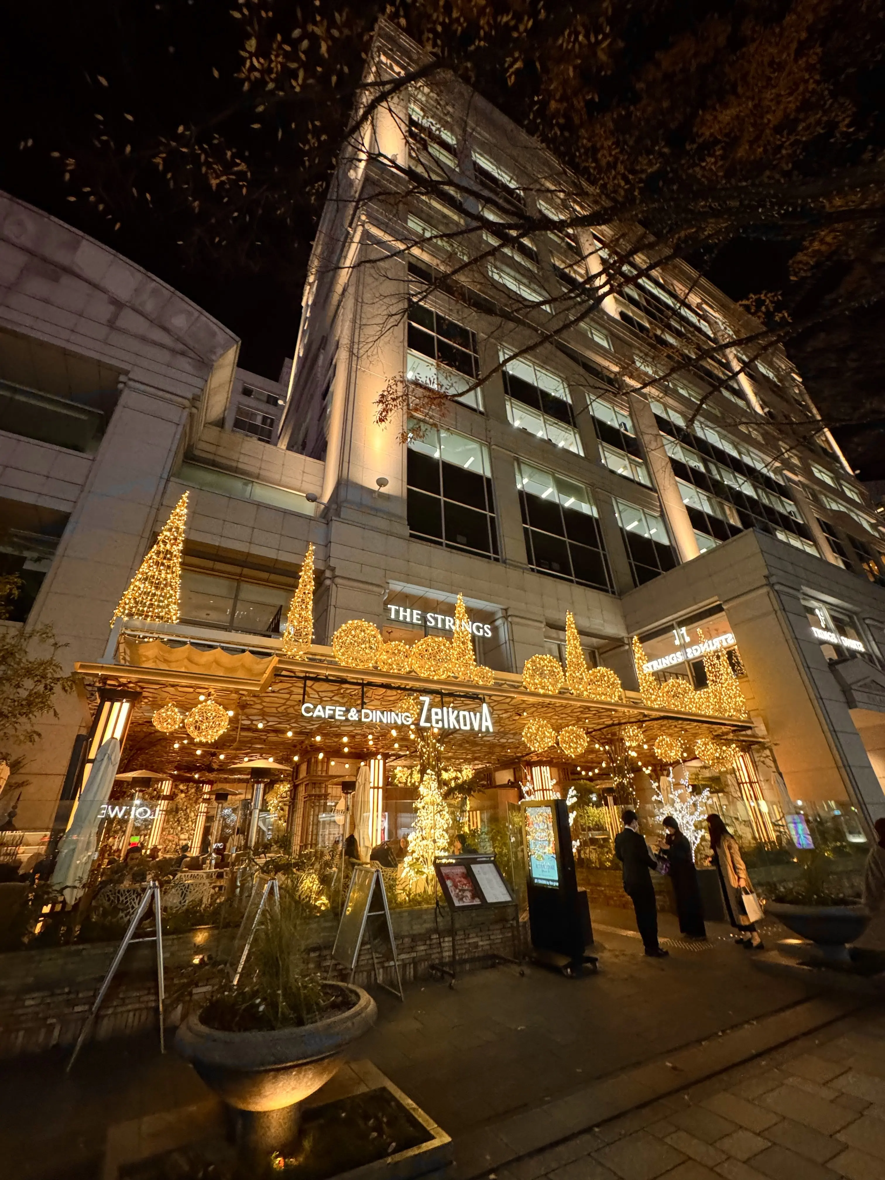 ソワレドゥエクラ