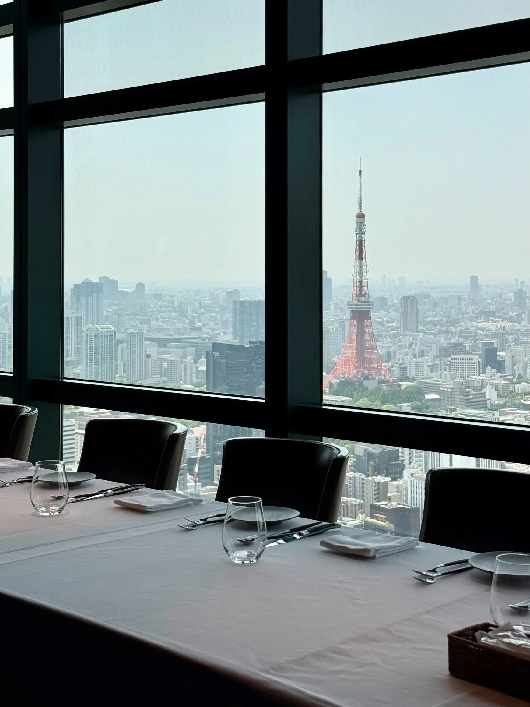Prime42 steakhouse &amp; sky bar店内からの眺め、東京タワー